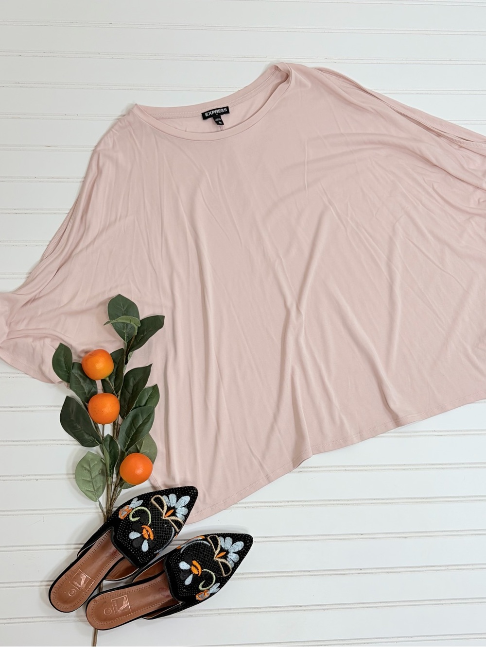 EXPRESS Open Shoulder Short Sleeve Top